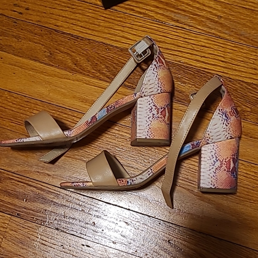 CL by LAUNDRY SANDALS